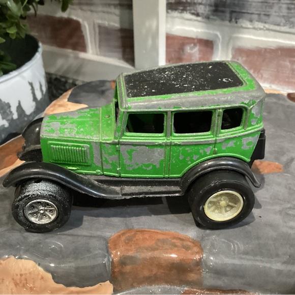 “5/$25” - Vintage Tootsietoy Model A Ford Touring Sedan - Collectible Diecast - Picture 2 of 11